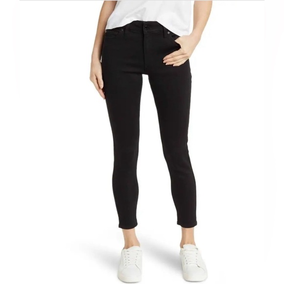 Denim - Ellie Tahari “Kelly” Mid-Rise Skinny Jeans. Size 10